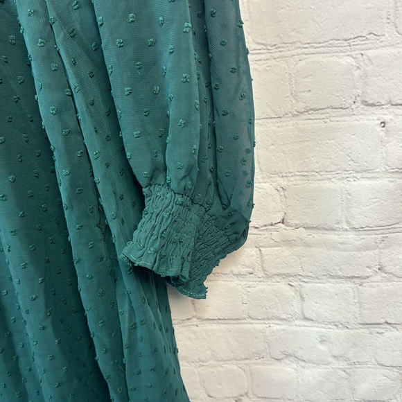 BloomChic Green Clip Dot Long Sleeve V Neck Dress With Pockets Plus Size 2X - Picture 4 of 8